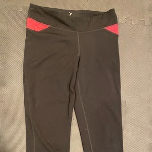 Old Navy Active black mid-rise capris with hot pink detail size M
